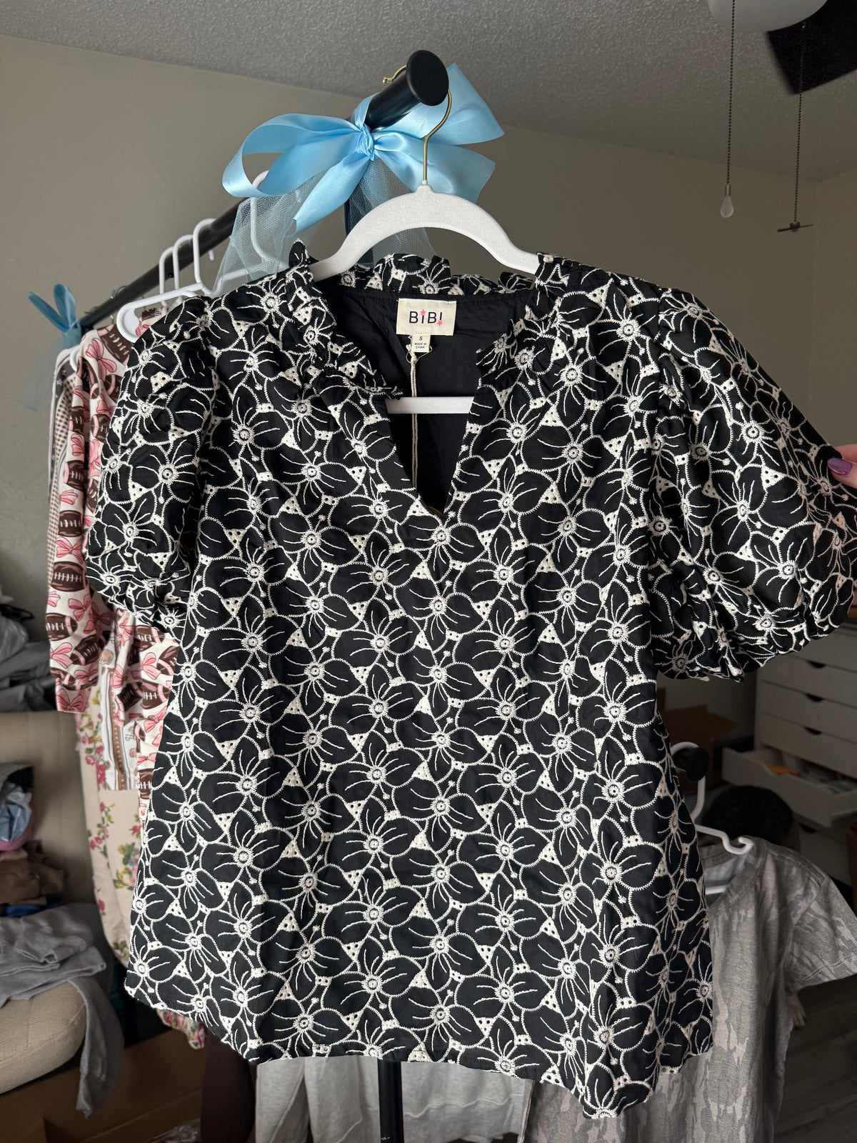 Black & White Puff Sleeve Blouse